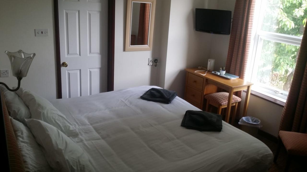 Winston Manor Guesthouse Rooms Churchill  Extérieur photo