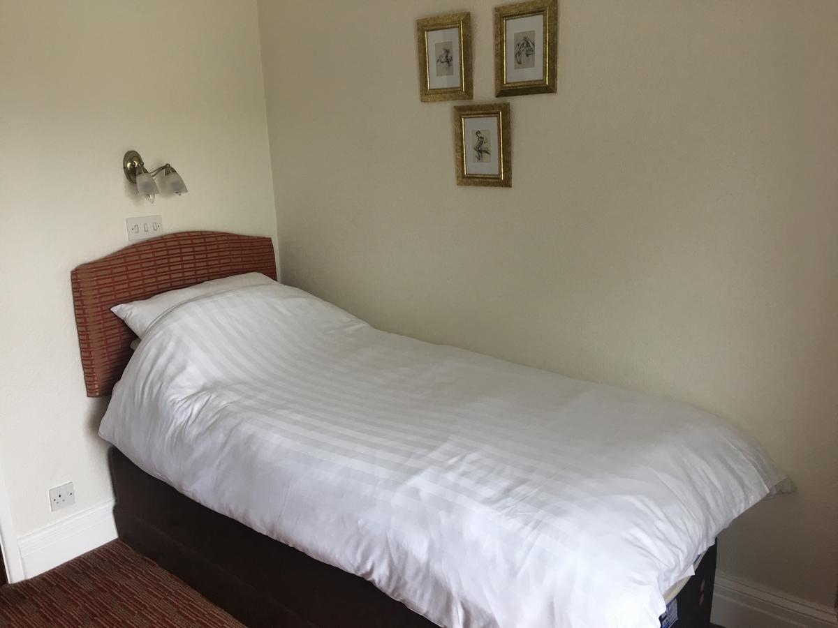 Winston Manor Guesthouse Rooms Churchill  Extérieur photo