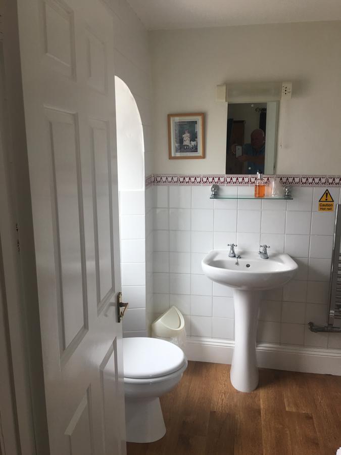 Winston Manor Guesthouse Rooms Churchill  Extérieur photo