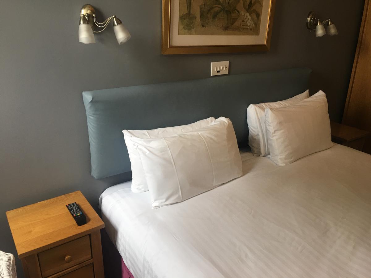 Winston Manor Guesthouse Rooms Churchill  Extérieur photo