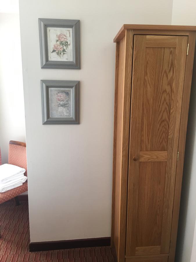 Winston Manor Guesthouse Rooms Churchill  Extérieur photo