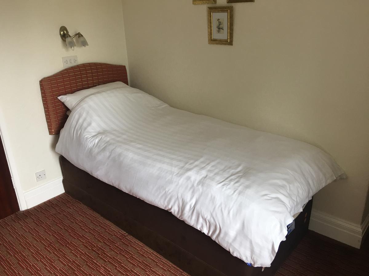Winston Manor Guesthouse Rooms Churchill  Extérieur photo