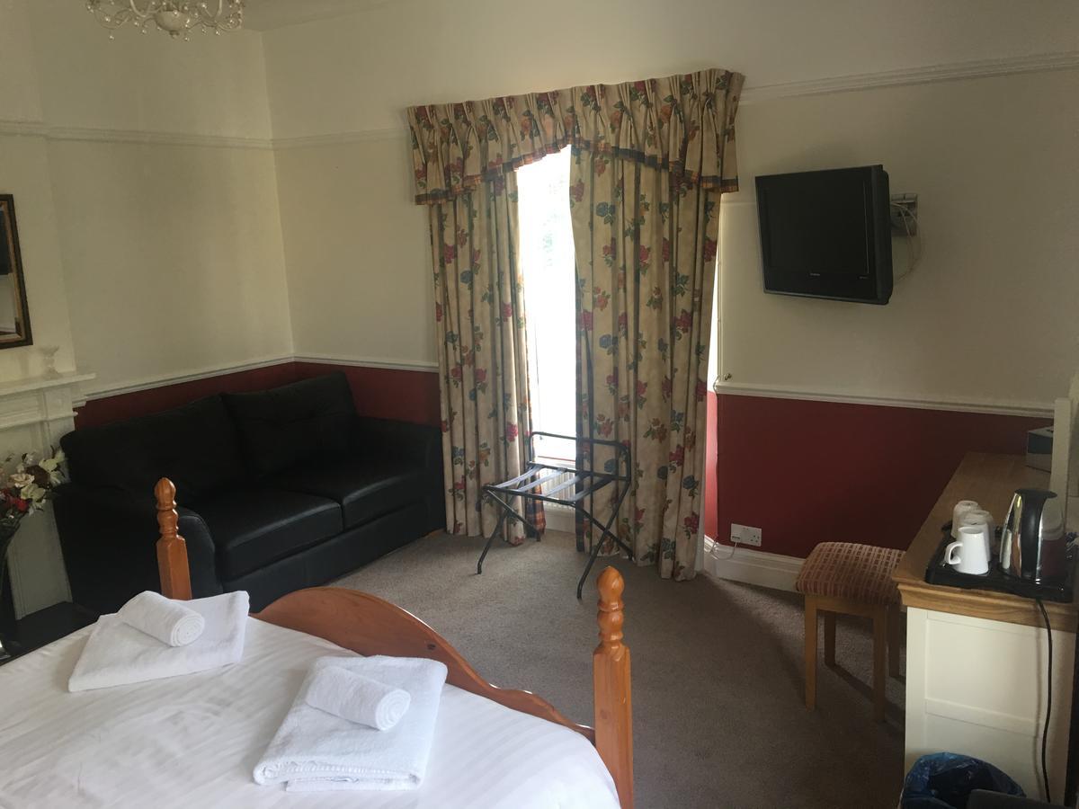 Winston Manor Guesthouse Rooms Churchill  Extérieur photo