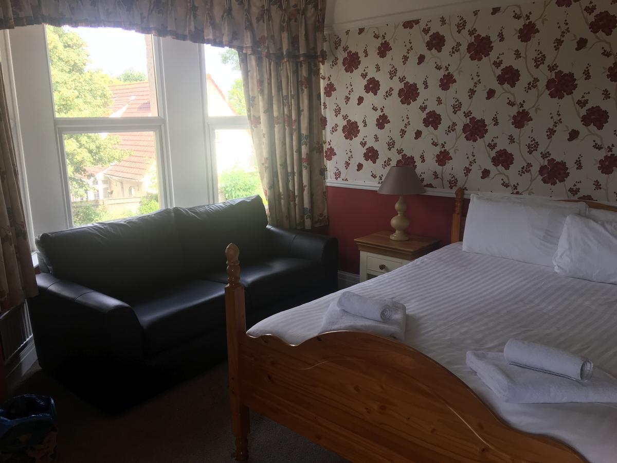Winston Manor Guesthouse Rooms Churchill  Extérieur photo